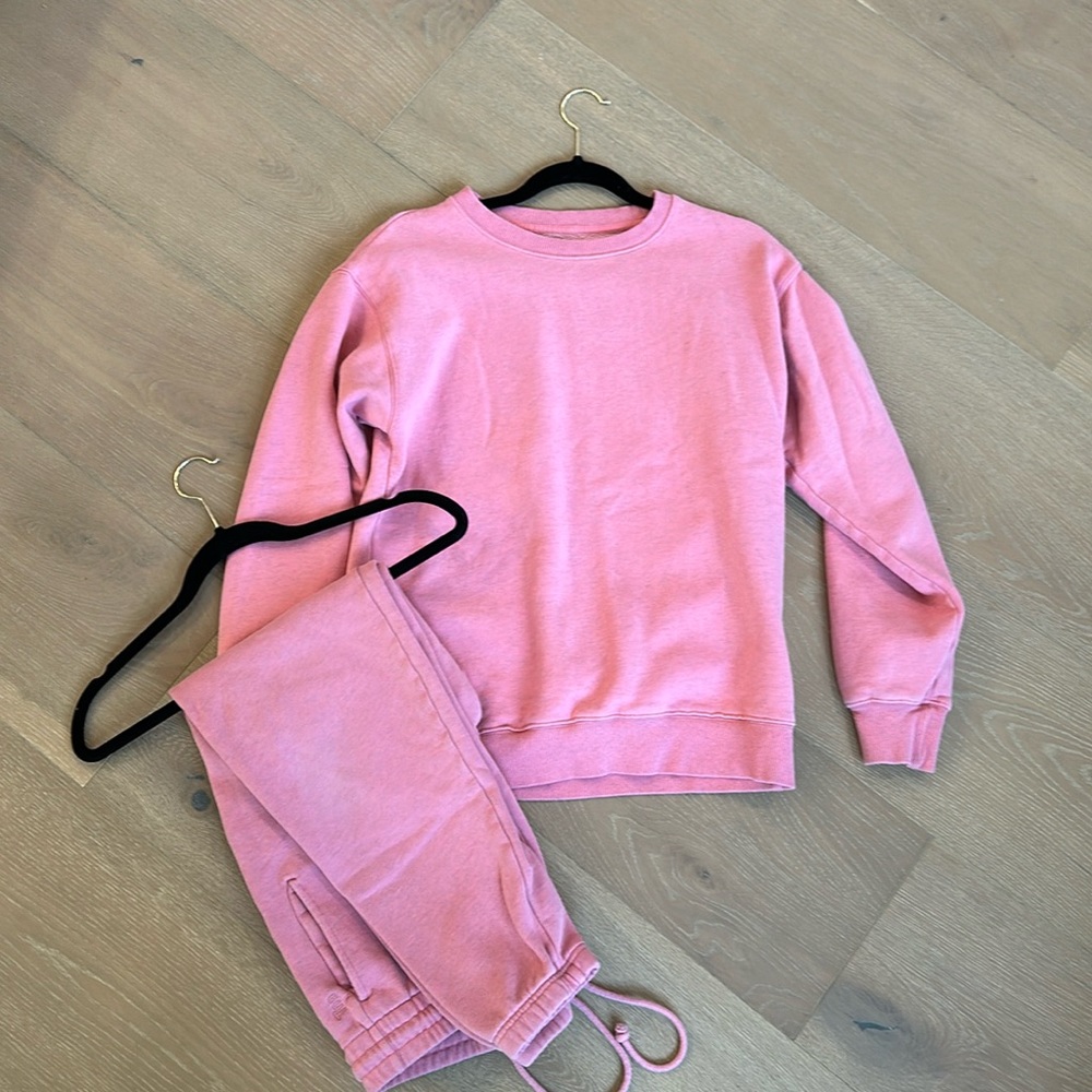 TNA cosy sweatshirt and sweatpants matching set